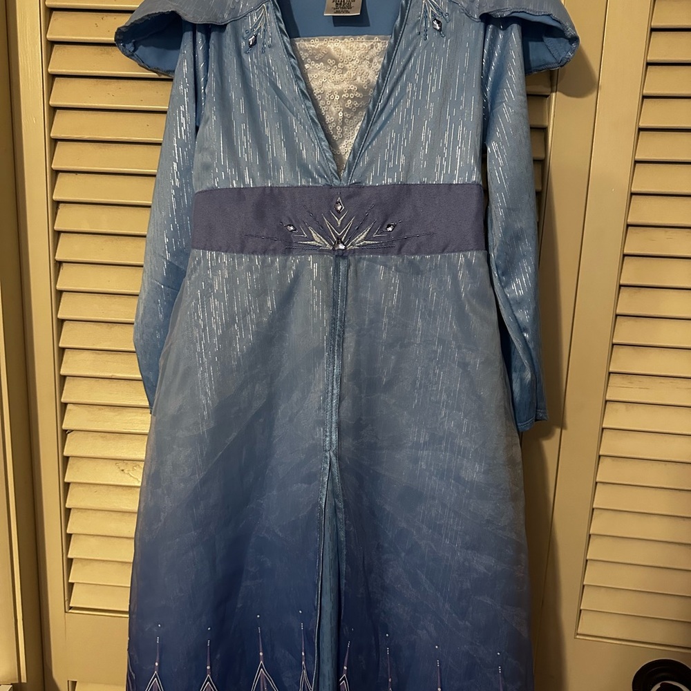 Disney Parks Elsa Snow Queen costume size 5/6